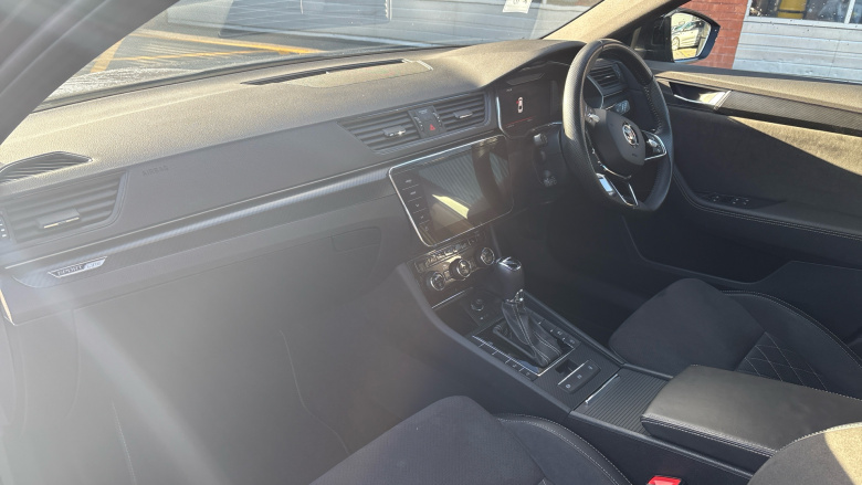 Skoda Superb 2.0 TDI CR Sport Line Plus 5dr DSG Diesel Hatchback